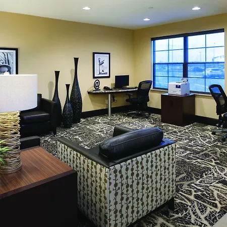 Clubhouse Hotel & Suites Fargo