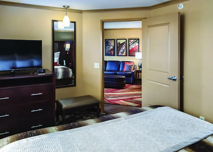 Clubhouse & 3* Fargo