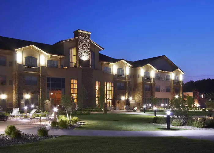 Clubhouse & Hotel