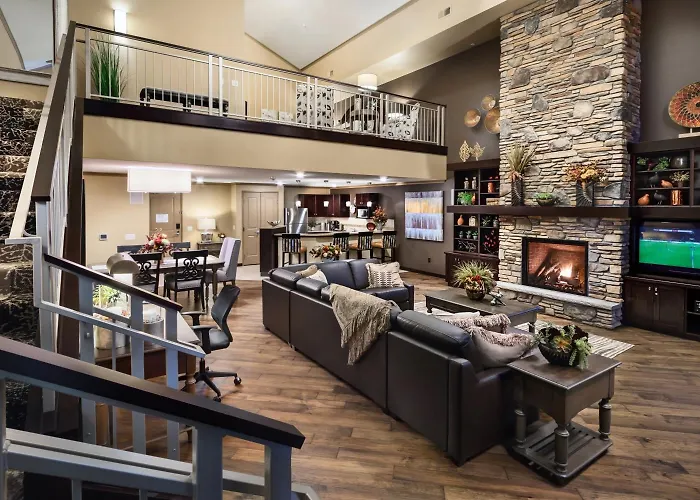 Clubhouse & Hotel 3*